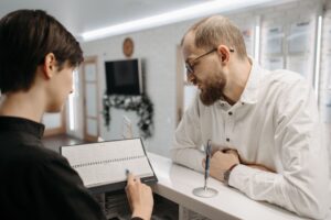 ¿Cómo automatizar la recepción y las citas de una clínica dental con IA?